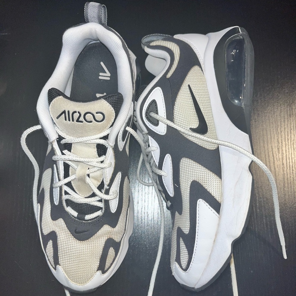 Nike Women’s Air Max 200